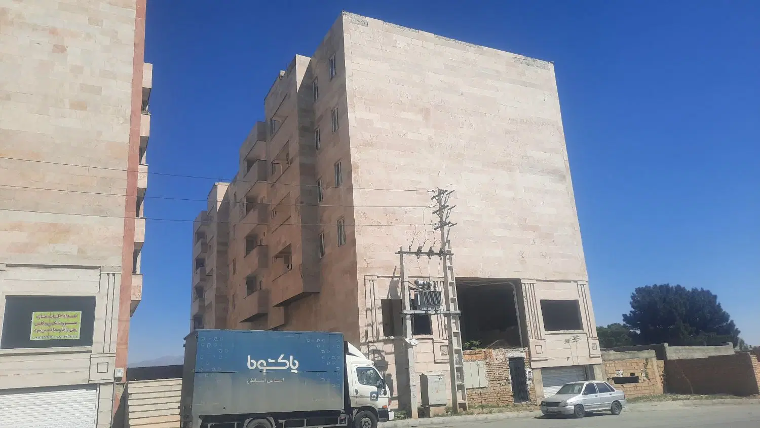 اپارتمان ۹۰متری خام معاوضه با خودرو