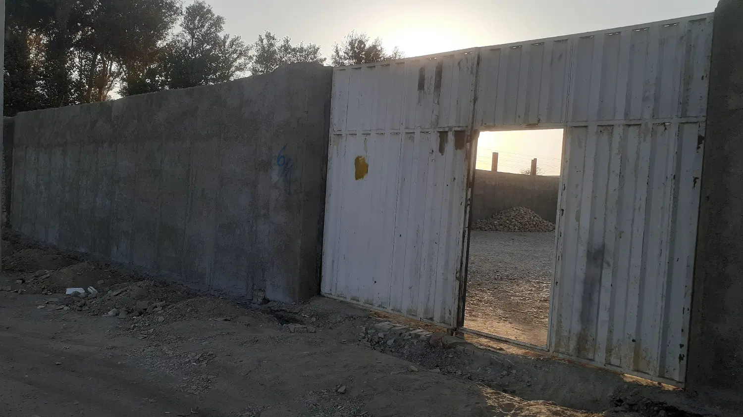 محوطه 850متری_چهاردانگه-گلشهر_دارای اتاق 24متری