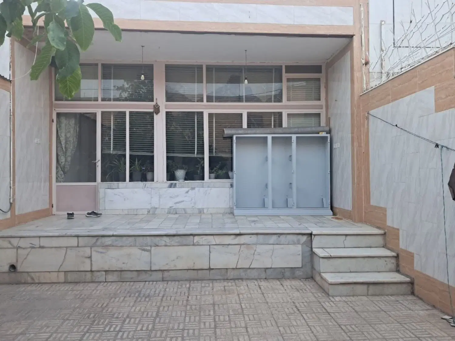 منزل فروشی ۲۳۵مترسقف آهن قابل سکونت دولت آباد