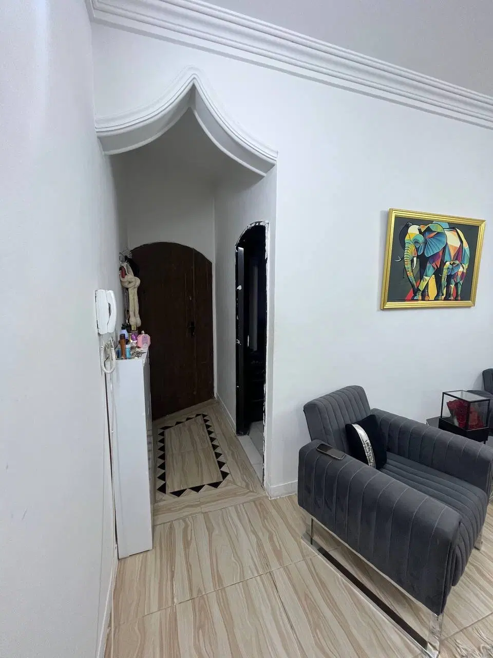 خونه همکف و سالن ارایشگاه زنانه
