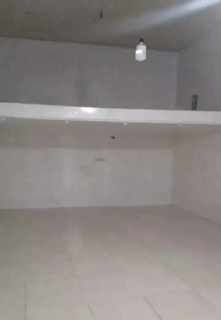 مغازه جلو خیابان