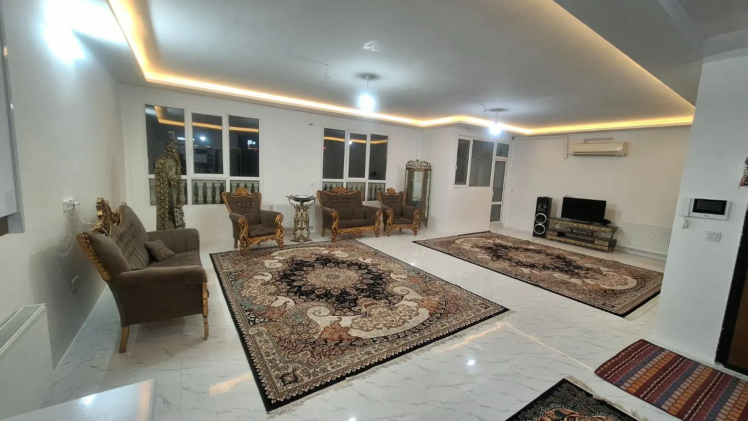 رهن کامل تک واحدی سه خواب فول پارکینگ آسانسور