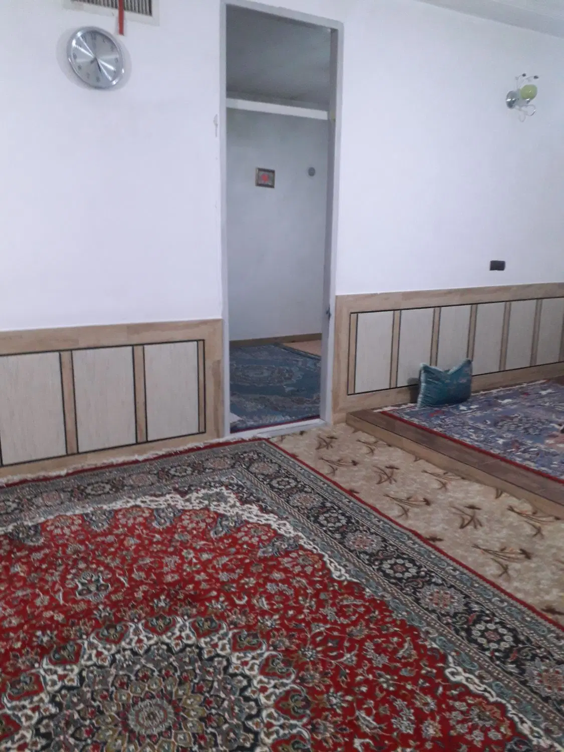طبقه بالا ساختمان مجزا