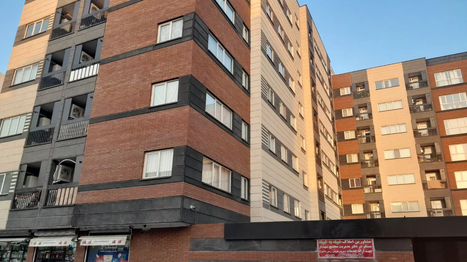 ۹۰متری مجتمع سپیدارشاداباد کوی۱۷شهریور