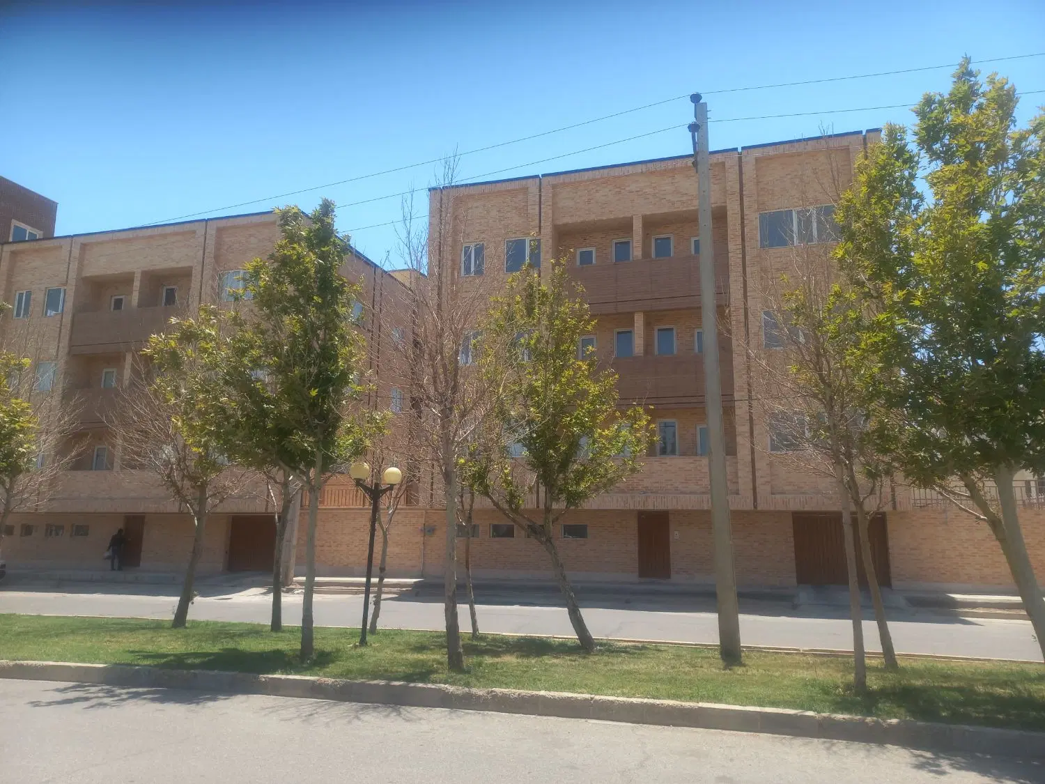 آپارتمان ۱۰۰ متری