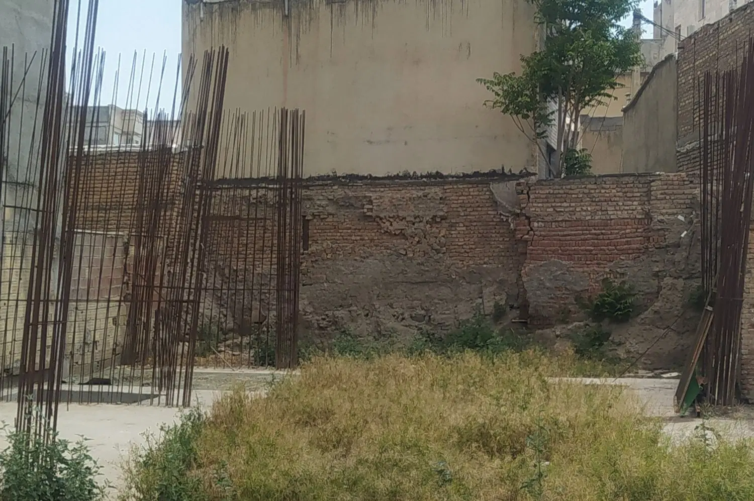 فروش زمین مسکونی با پروانه