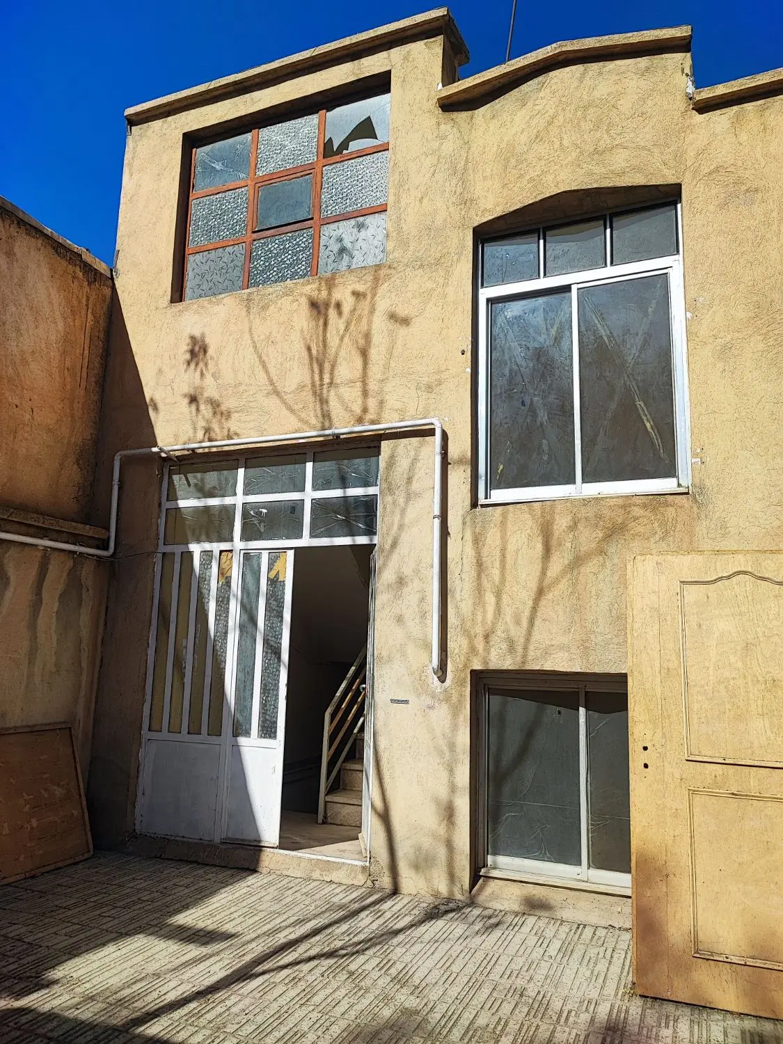 خانه ویلایی ۲۳۰ متر باباطاهر
