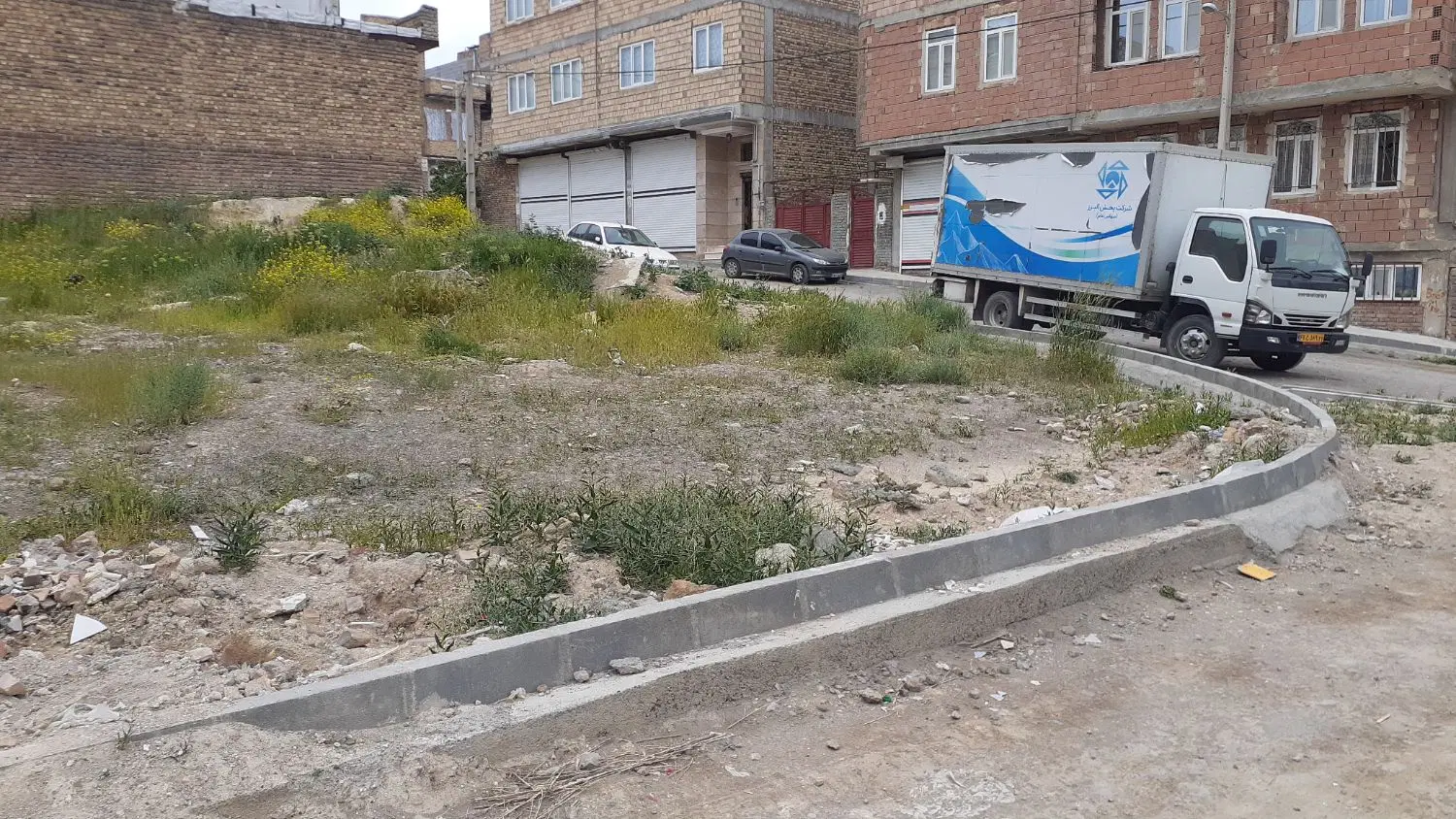 زمین دو نبش ۲۱۵ متر شهرک شاهد فاز ۲