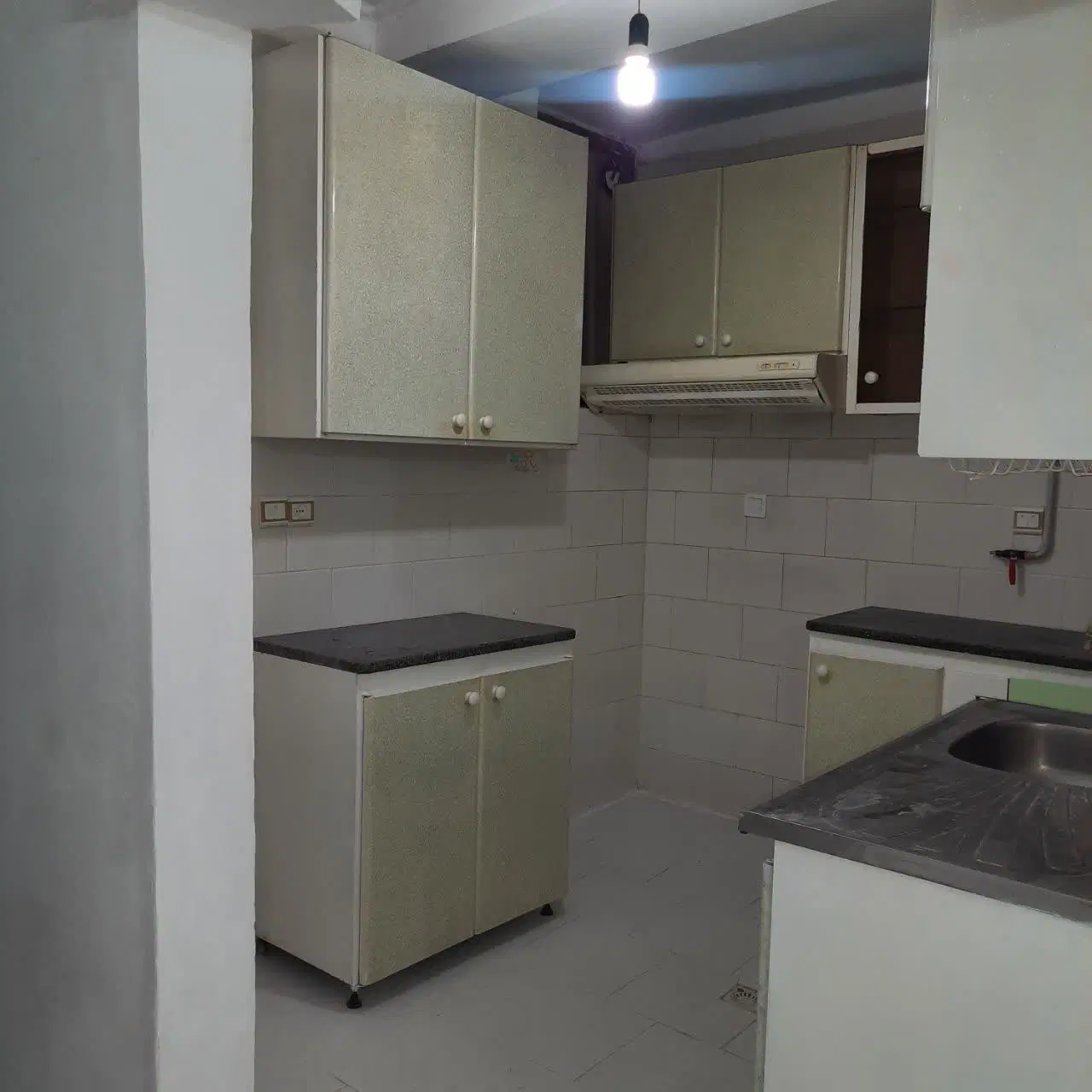 آپارتمان پژوهنده قومس