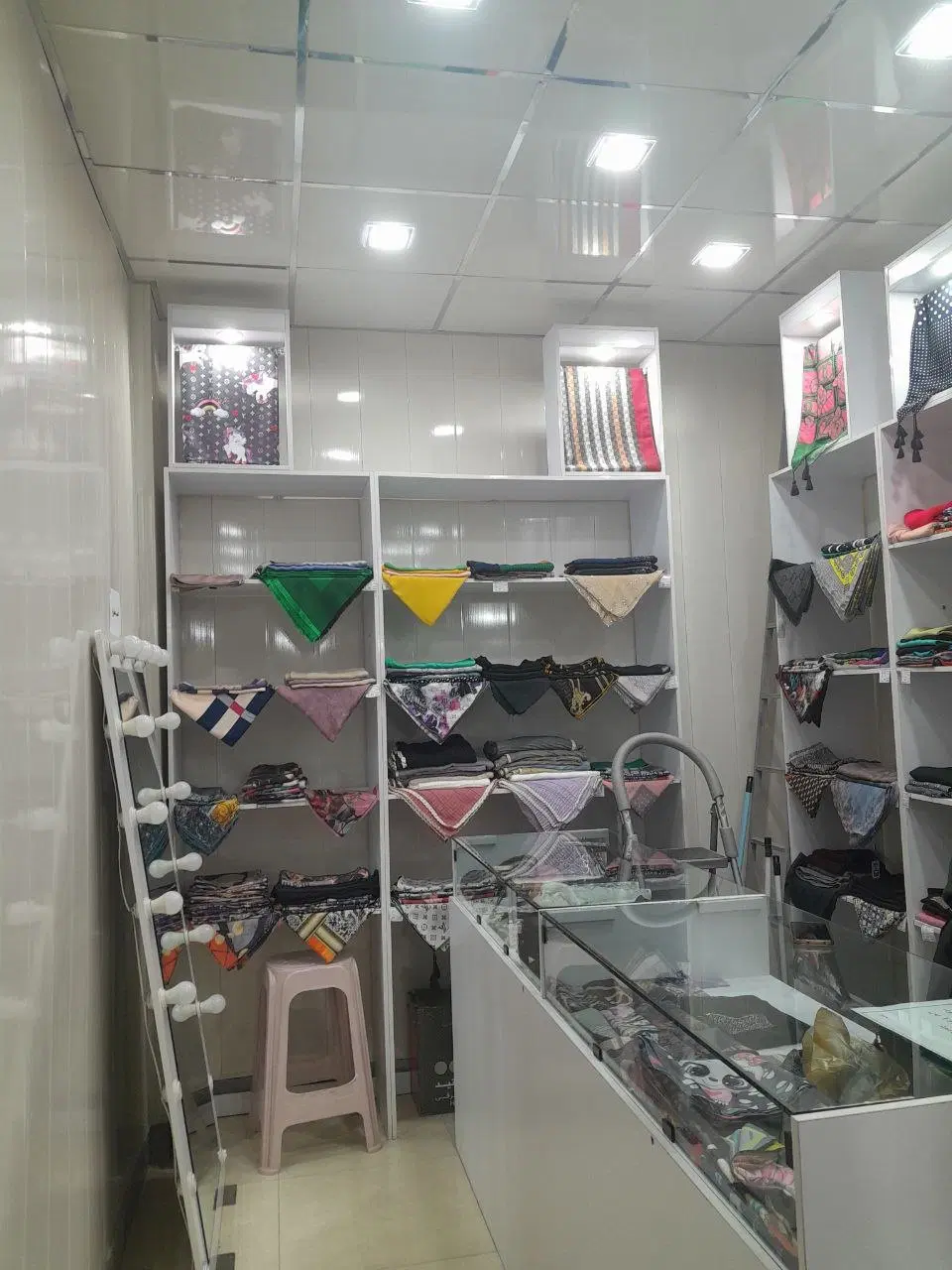 مغازه تجاری روبروی درب بازاربزرگ