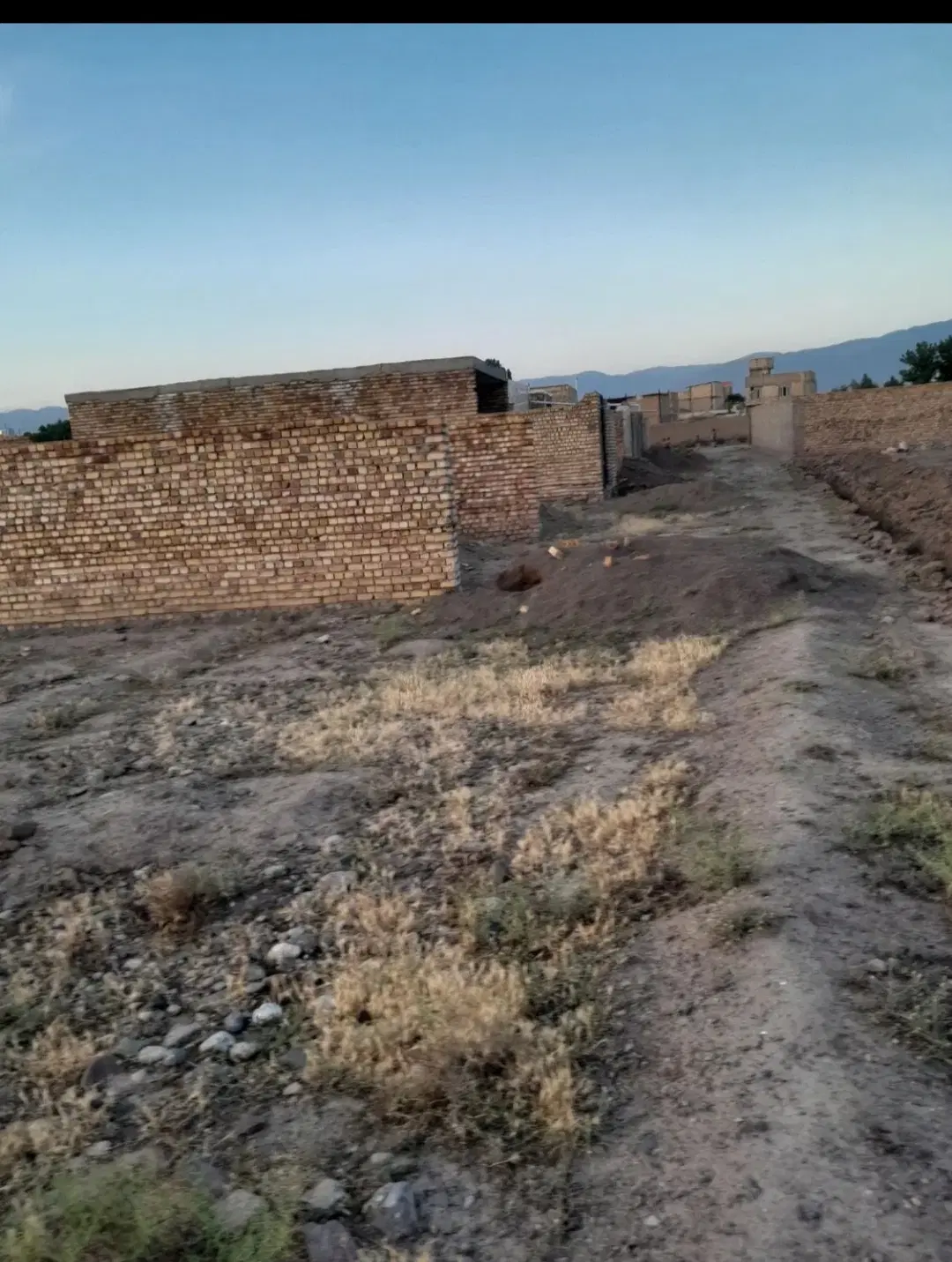 زمین فروشی