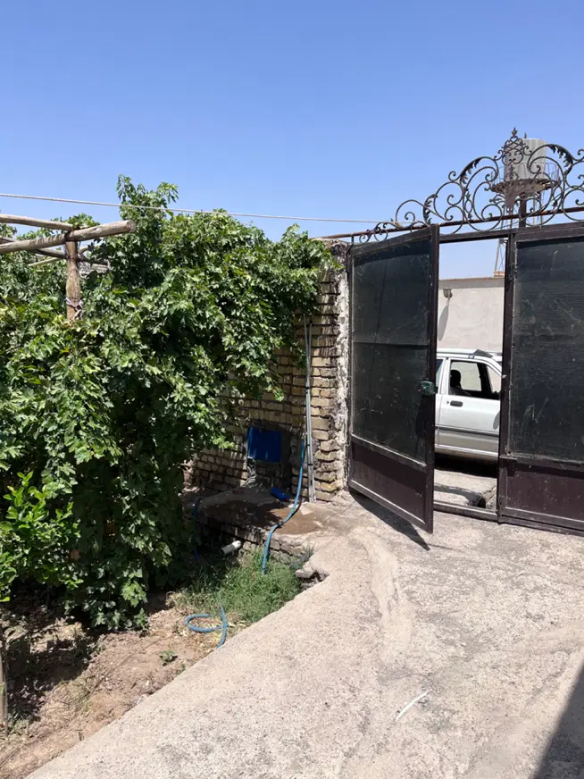 خانه باغ جاده قمصر کوچه CNG نزدیک جاده فروش فوری