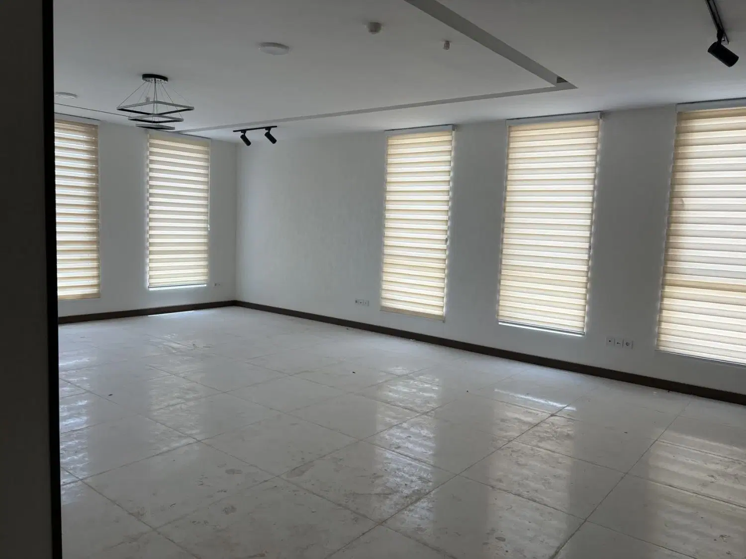 دفتر کار وتجاری