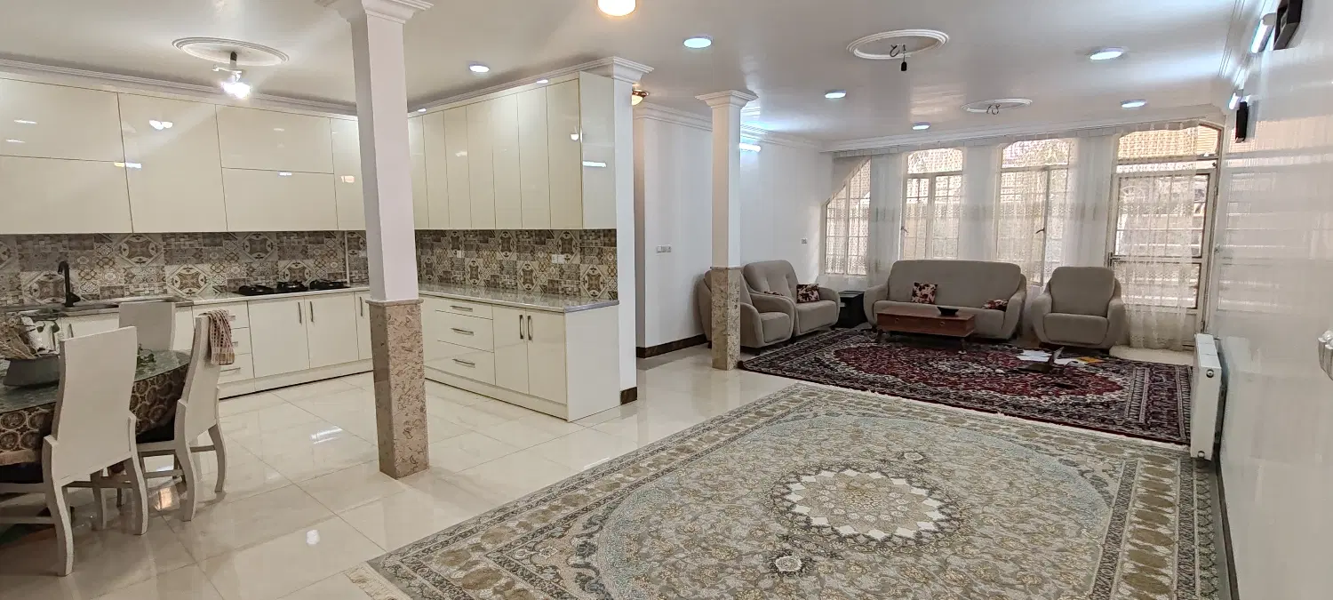ویلایی دوطبقه