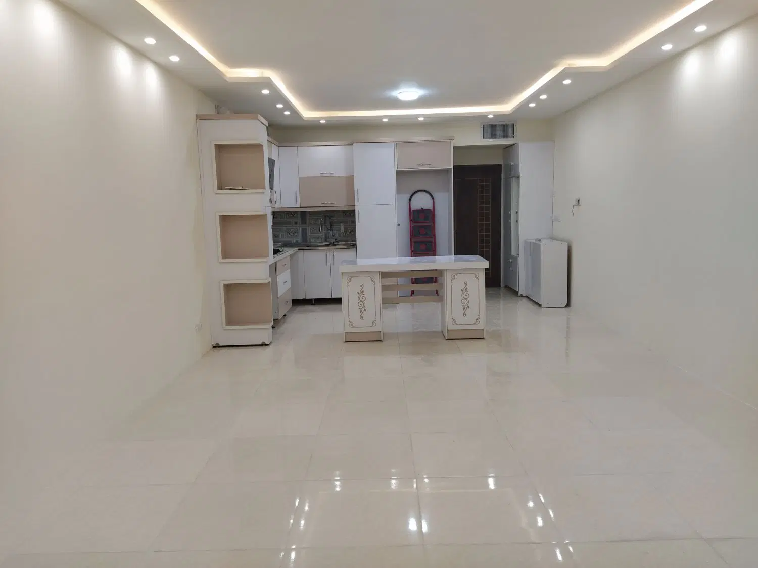 آپارتمان ۷۰ متری طبقه همکف یک خواب