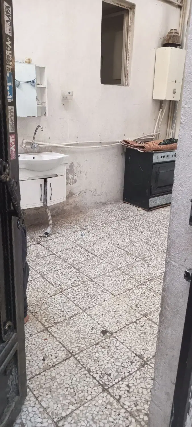 حیاط ویلایی ۵۳ متر ۱۷شهریور