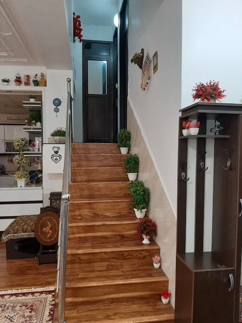 فروش همکف از دو طبقه ویلایی
