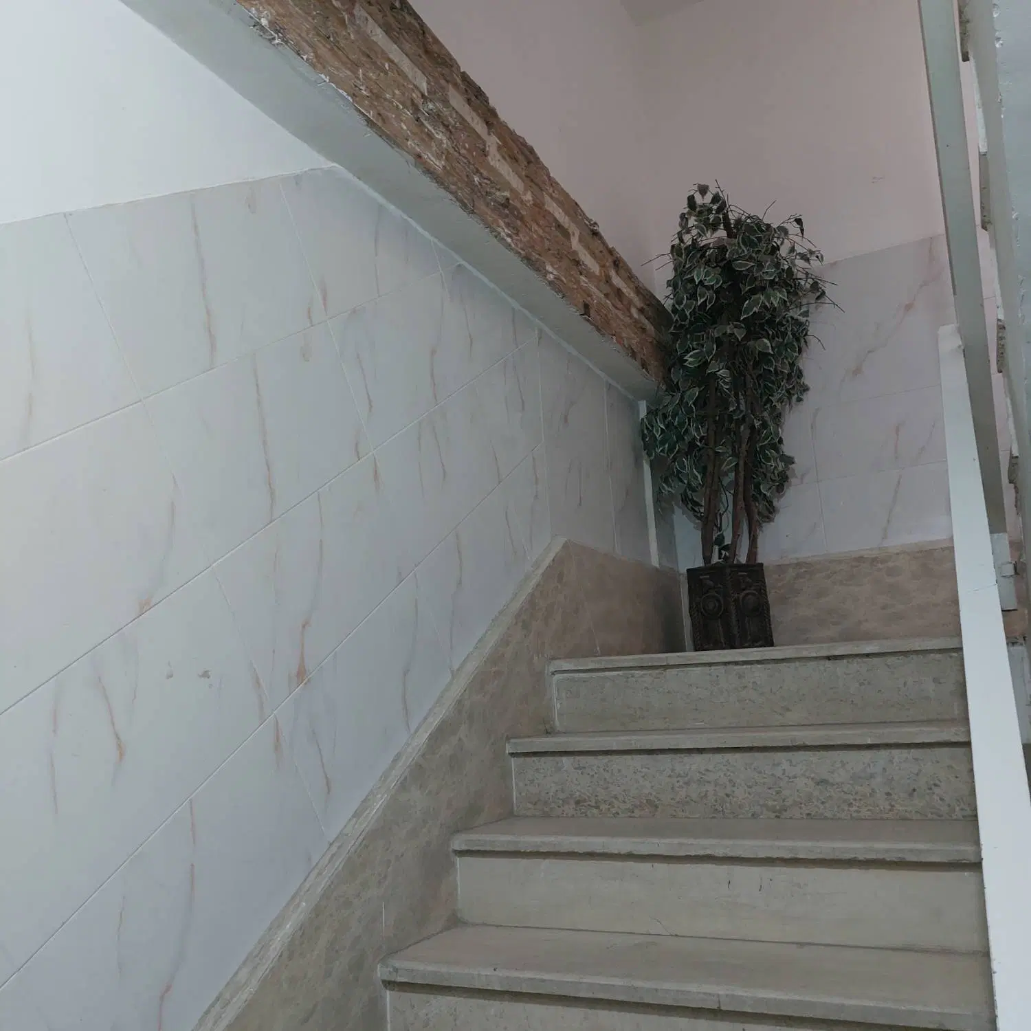 آپارتمان ۵۰متری یک خواب طبقه ۴(املاک سبز۲ حیدری))
