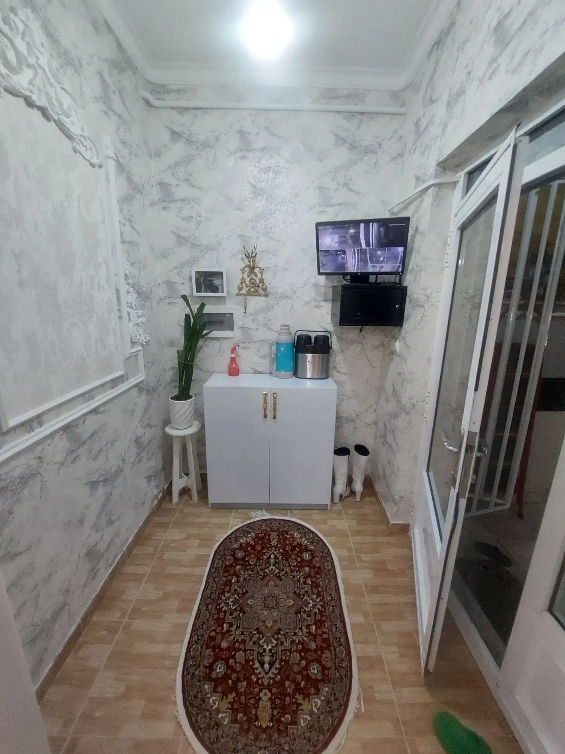 حیاط لوکس ۲۶۰ متر در دکتر معدل ۲ شش دانگ