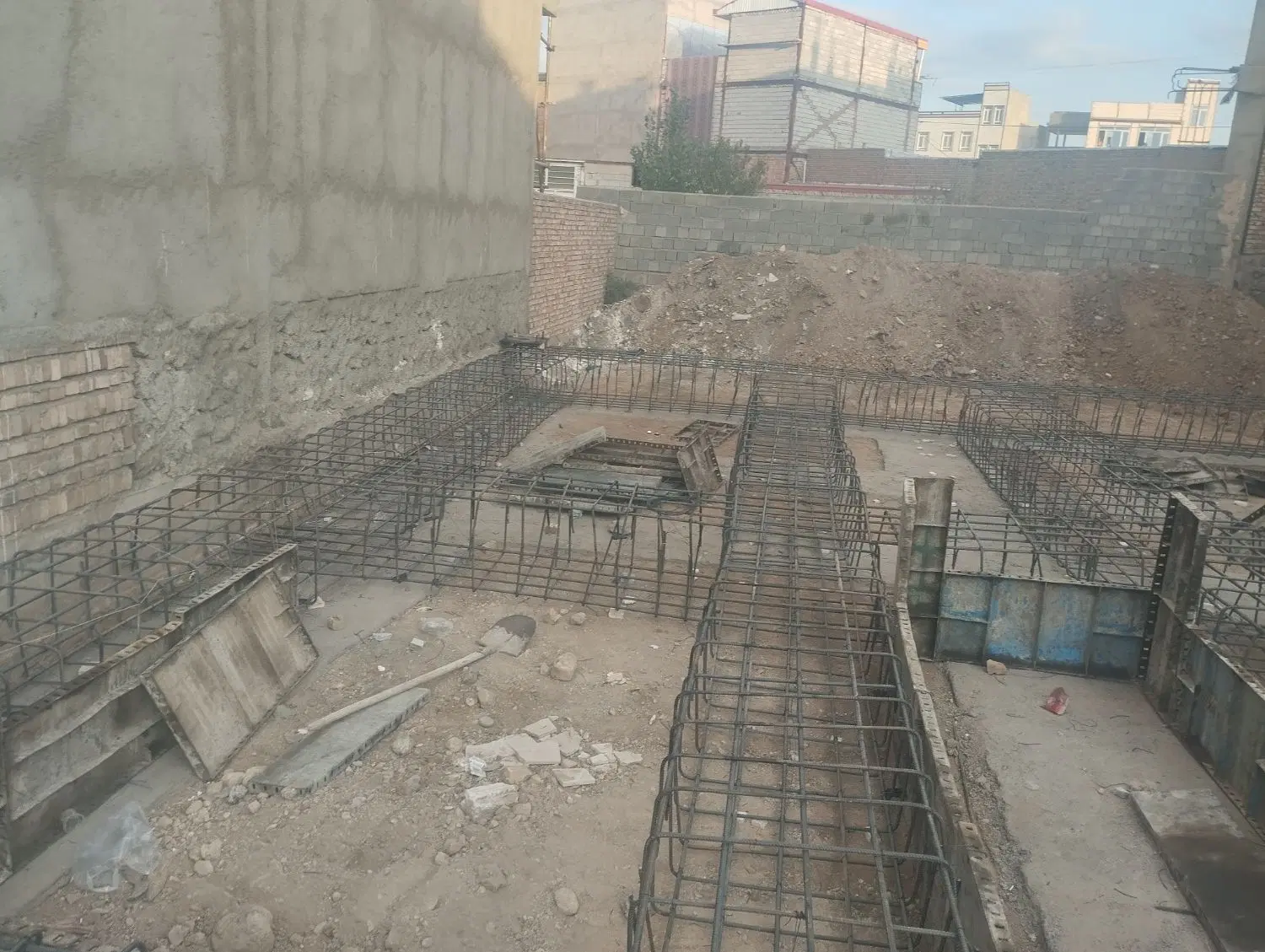 زمین مسکونی اول کوچه عرب دو داری سند شش دانگ
