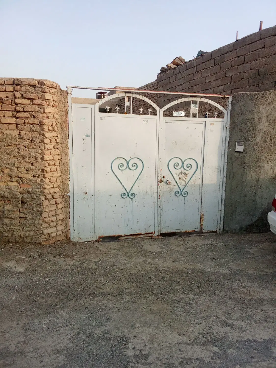یک باب منزل مسکونی فروش