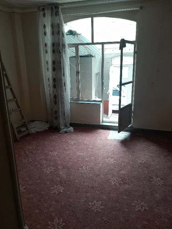 واحد همکف در بستی با نور گیری عالی