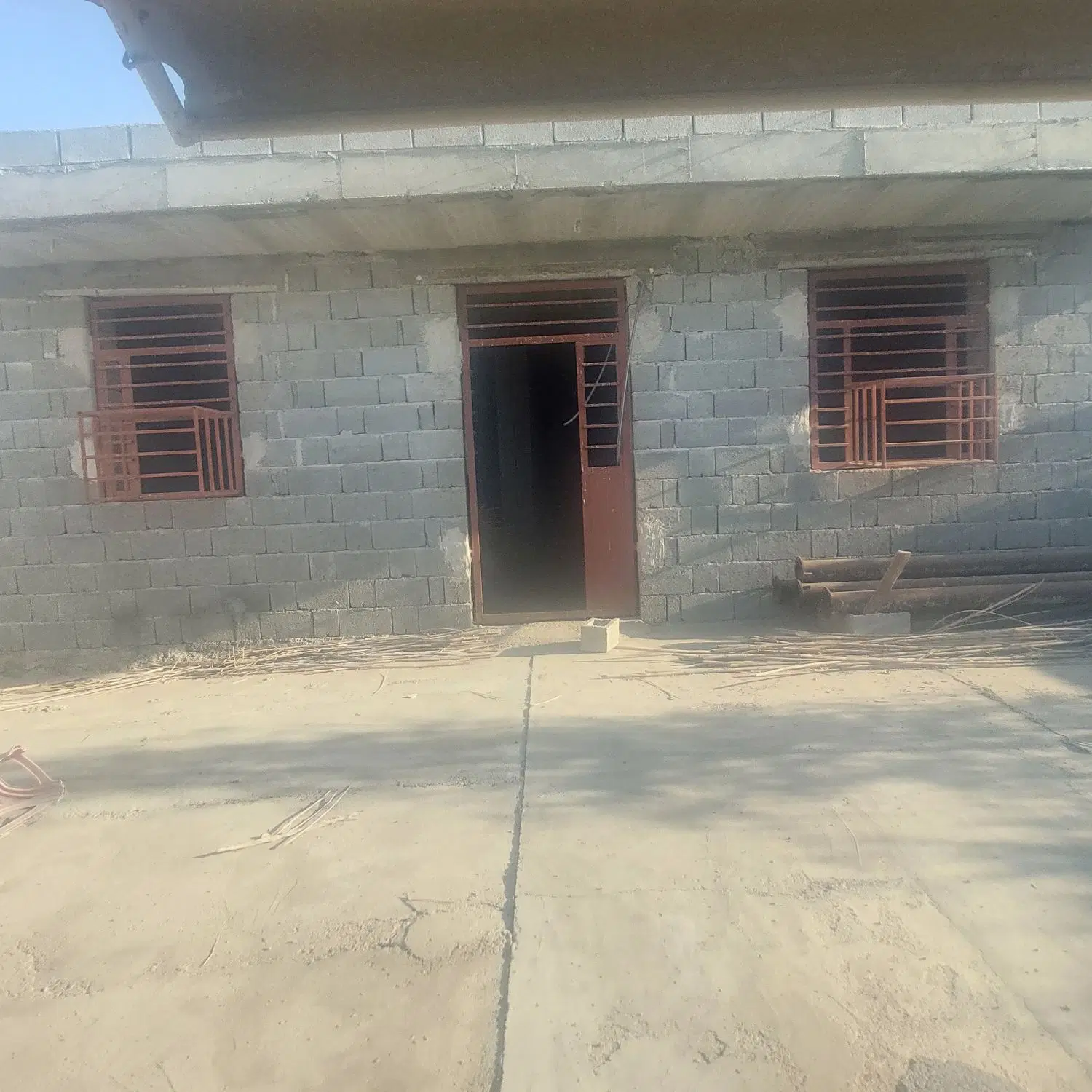 ویلا نیمه کاره روستای سرخون