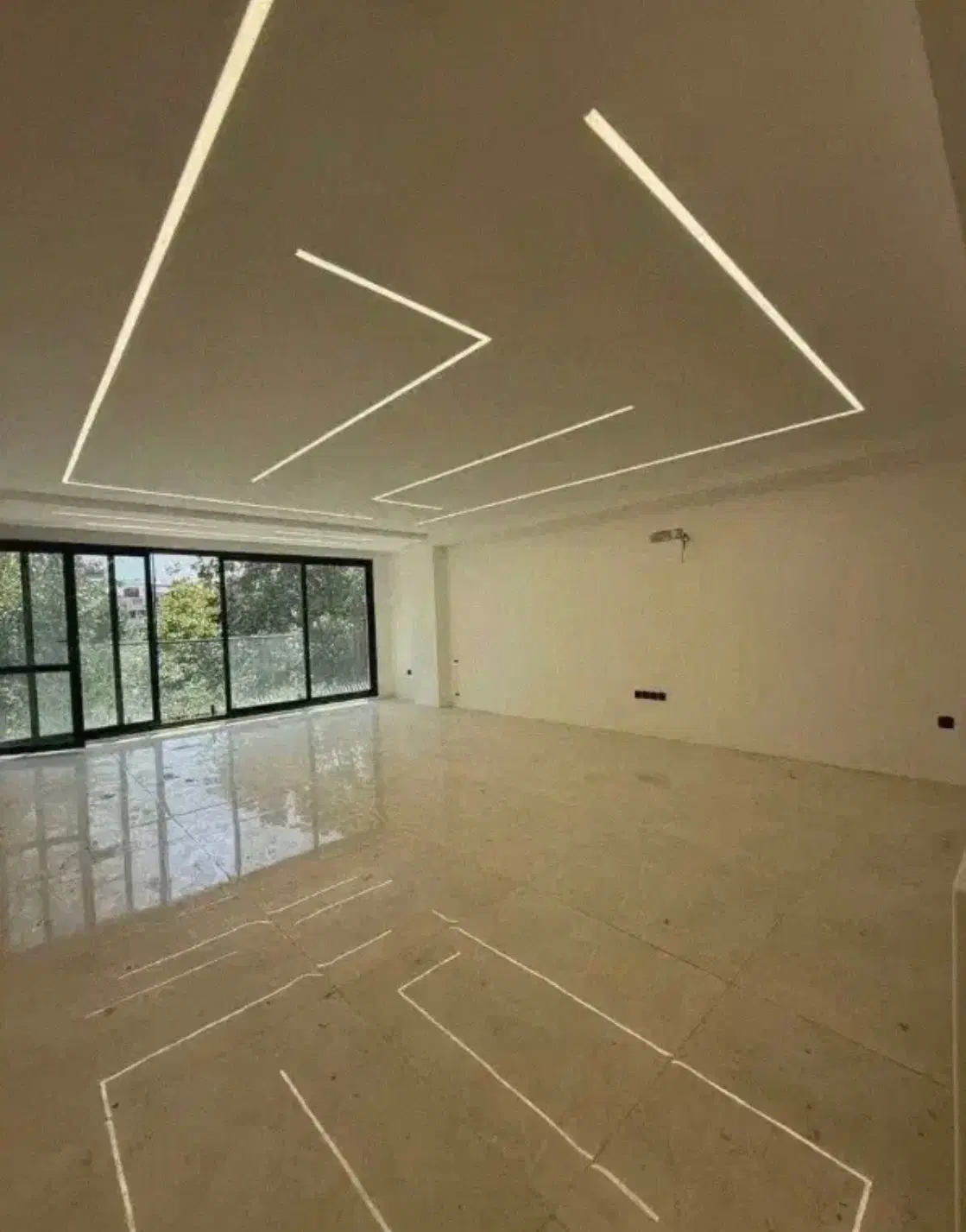 130 متر دوخوابه سالن بزرگ دو تراسه صدرا فاز یک