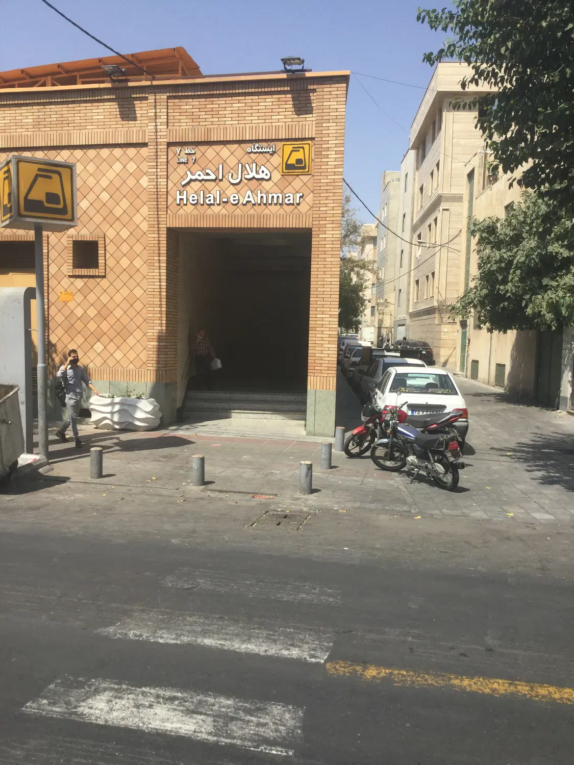 71 متر زیر همکف از 3 طبقه