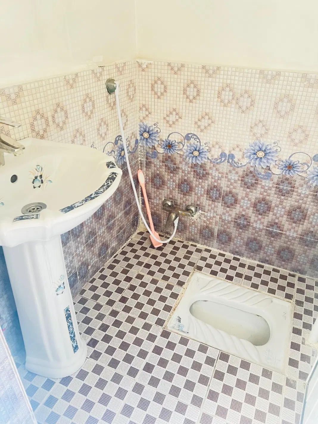 اجاره حیاط ۸۰ متر قرنطینه خ پاشایی