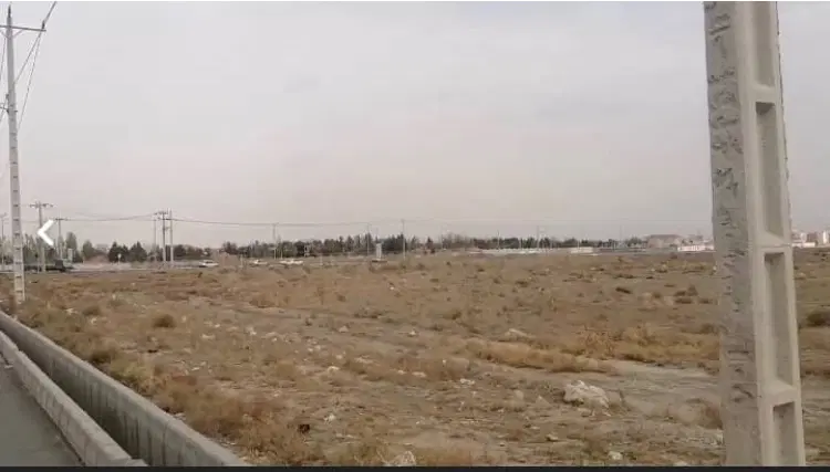 زمینِ کنار ۲ کوچه.۲۶۷متر.محله ۱۲ فاز ۱
