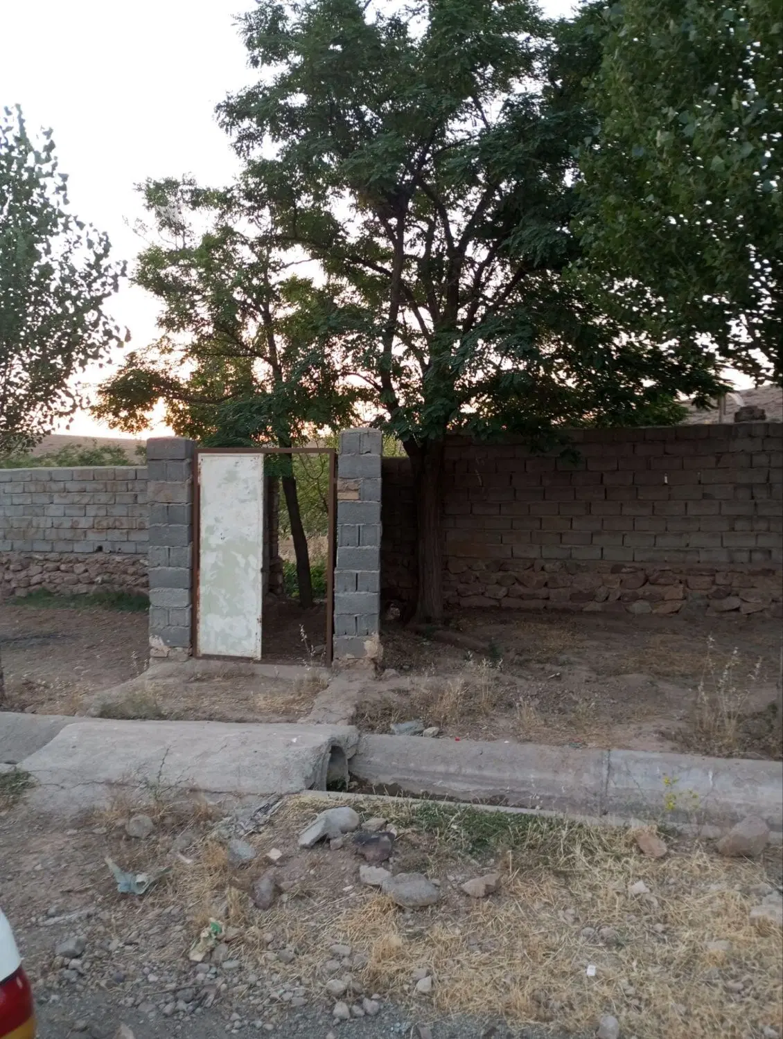 ۱۷۵۰متر باغ دیوار شده در روستای خور