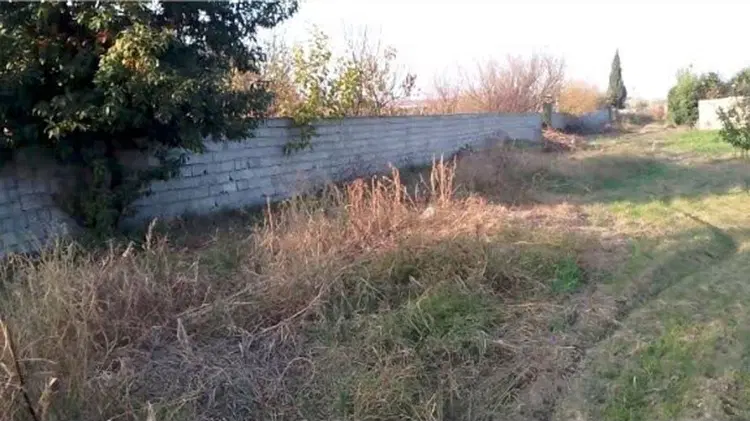 زمین 630 متر