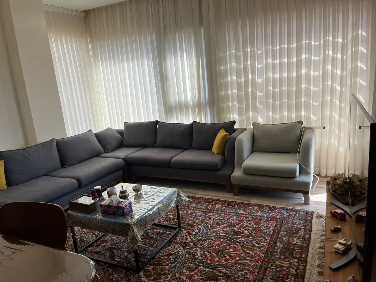بلوار کشاورز، ۶۲ متر تکخواب
