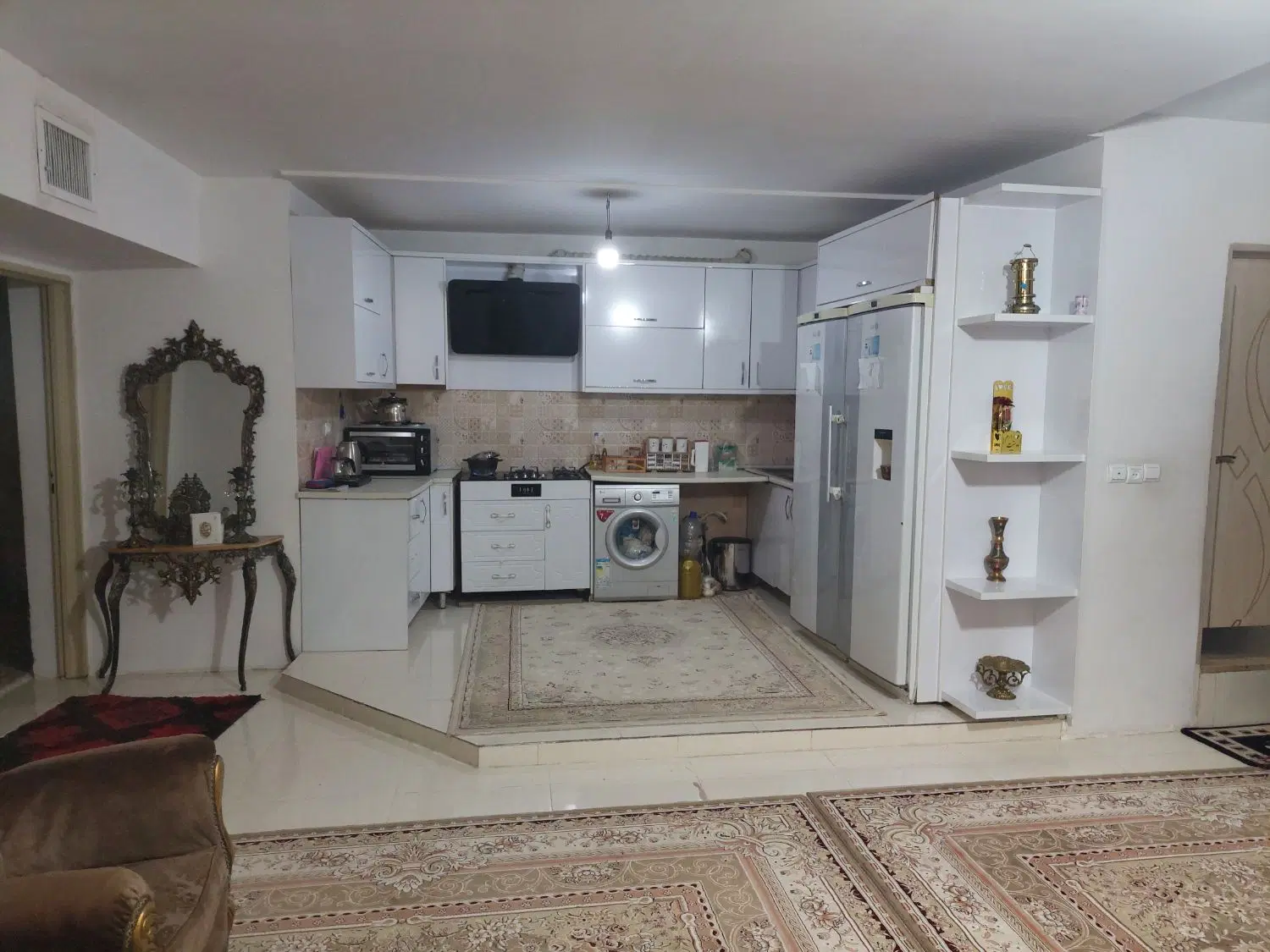 آپارتمان ۹۹ متری فول
