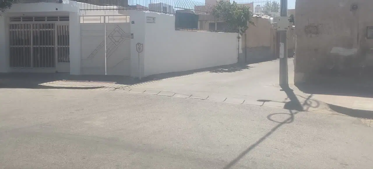 مسکونی و تجاری دونبش بدون عقب نشینی با سند تک برگ