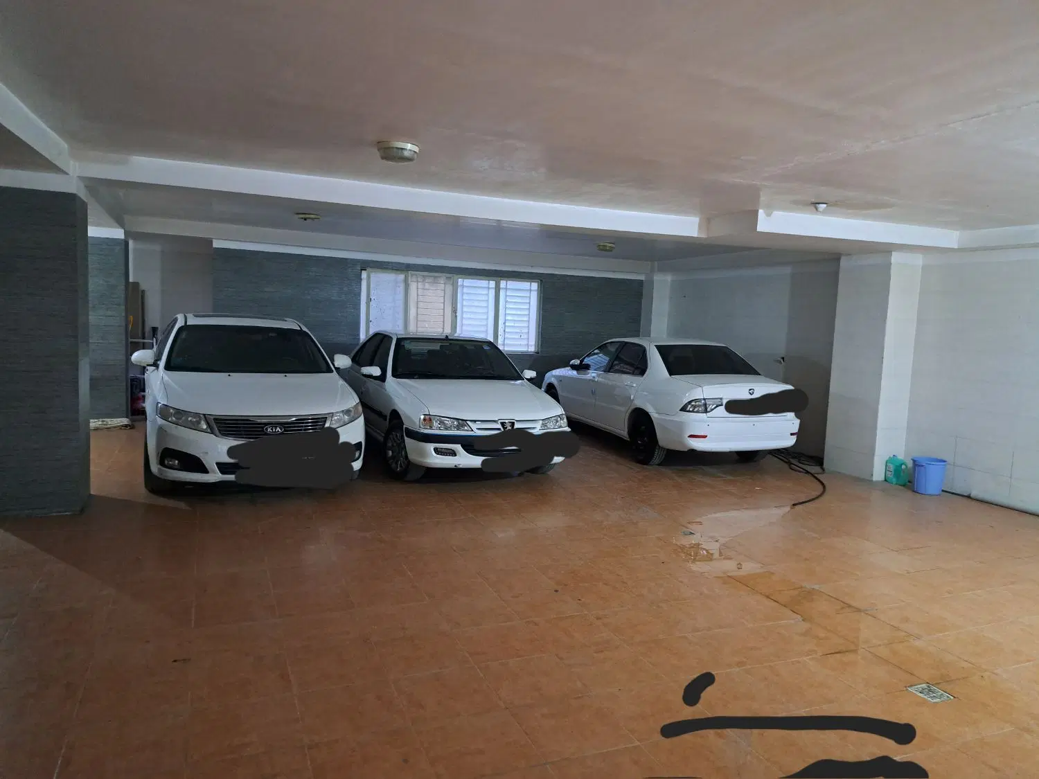 فروش ملک سه طبقه وپارکینگ درپاسداران