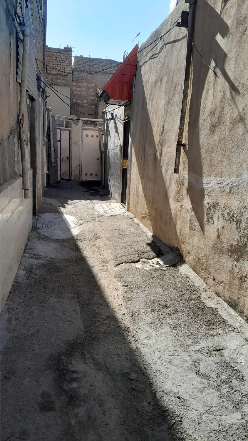 خانه پشت قواره