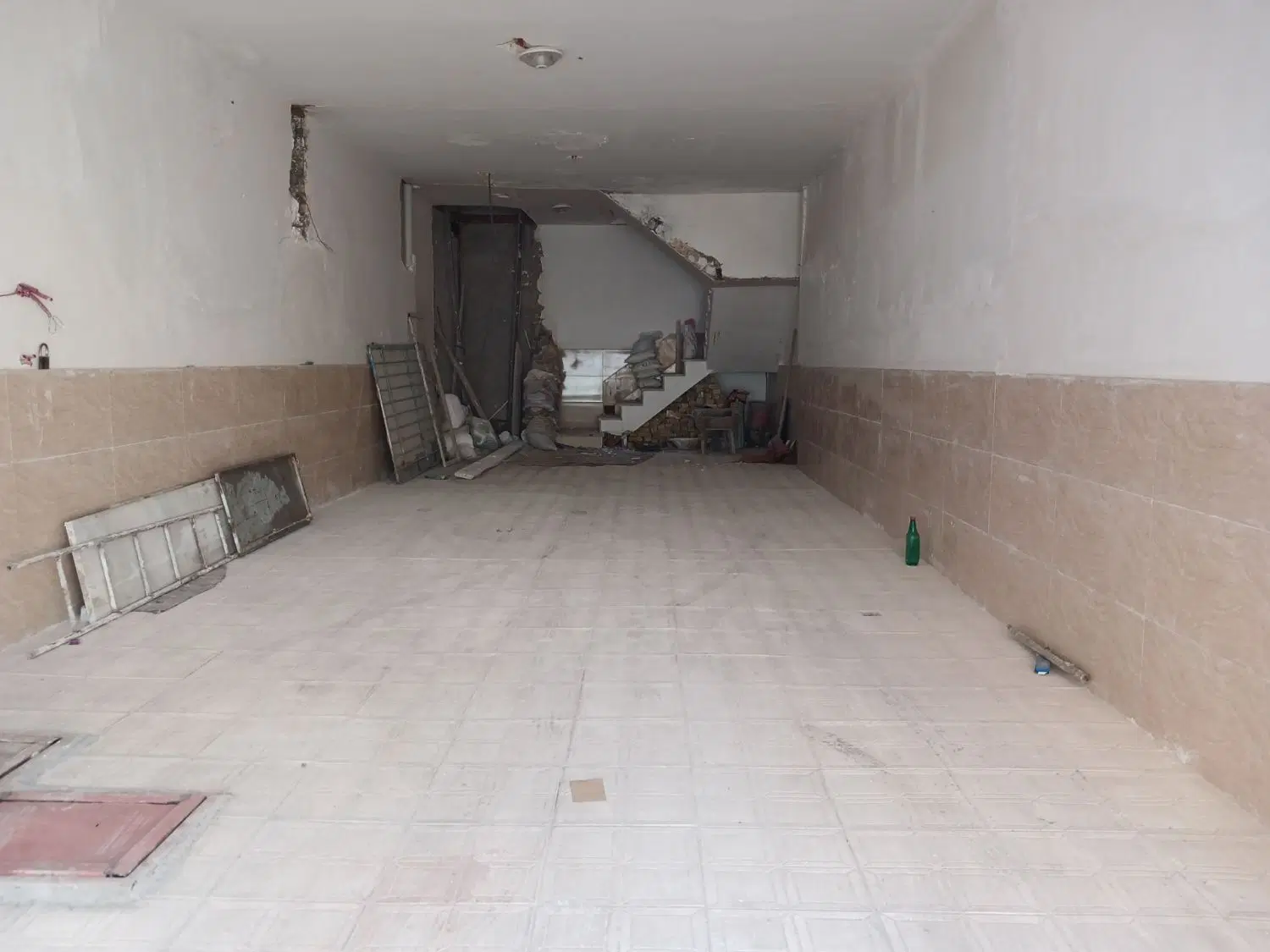 طبرسی شمالی 12 پارکینگ و اسانسور