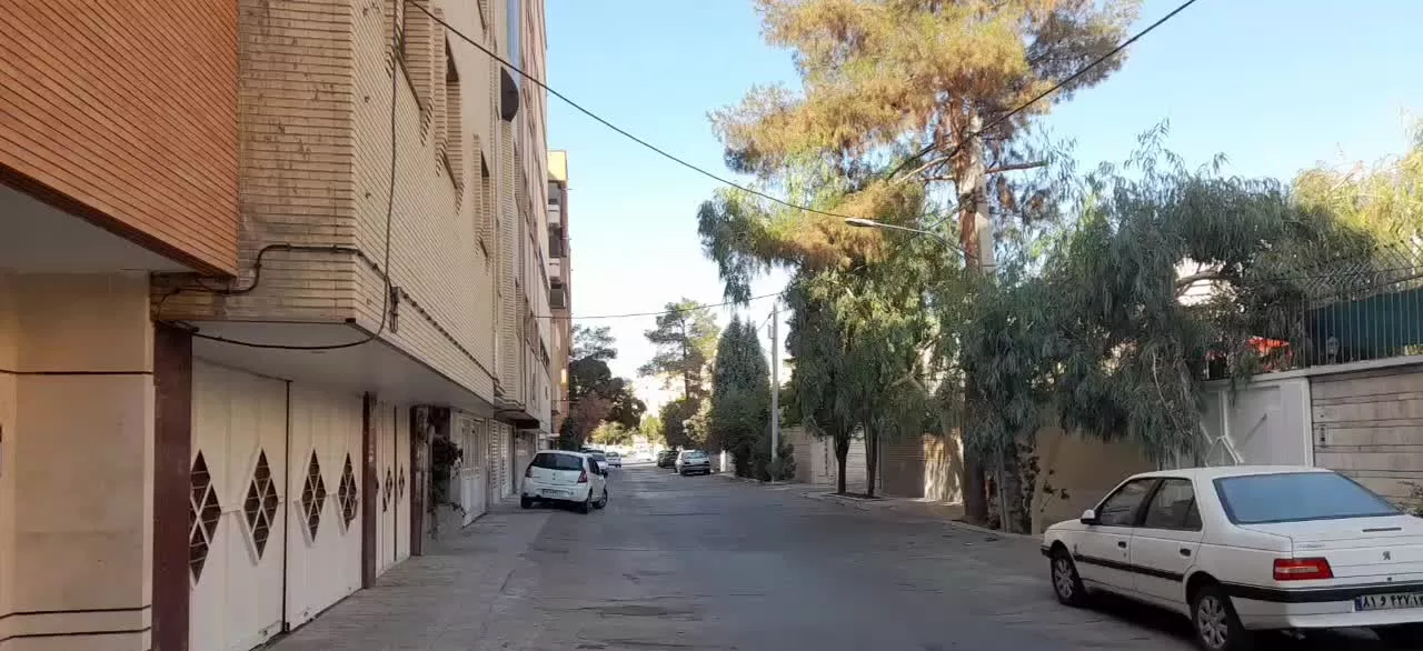 خانه ویلایی ۲۲۰متر