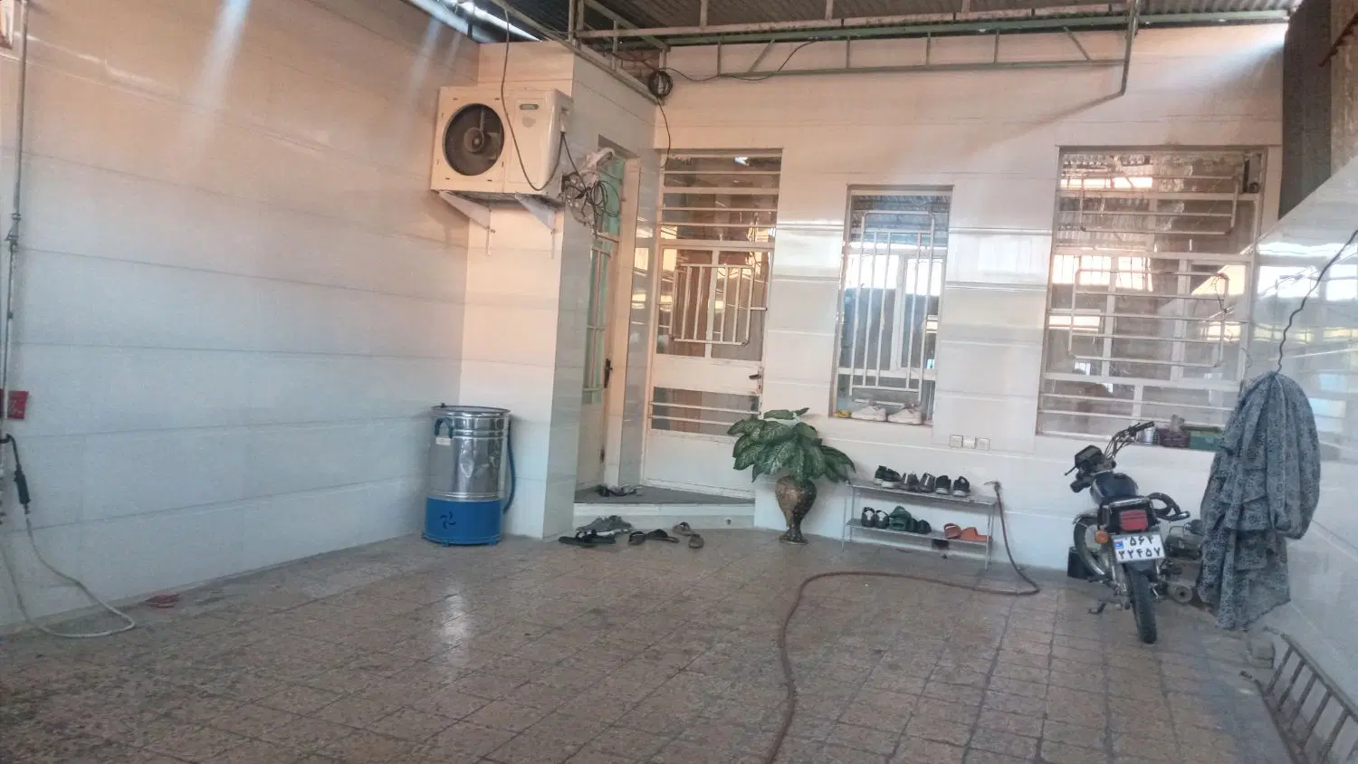 دو خونه با ۳ در توی ۳خیابون