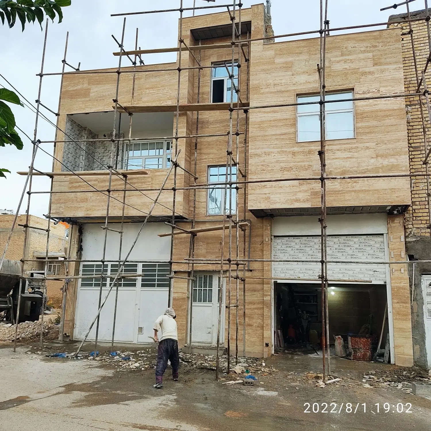 منزل مسکونی دو طبقه