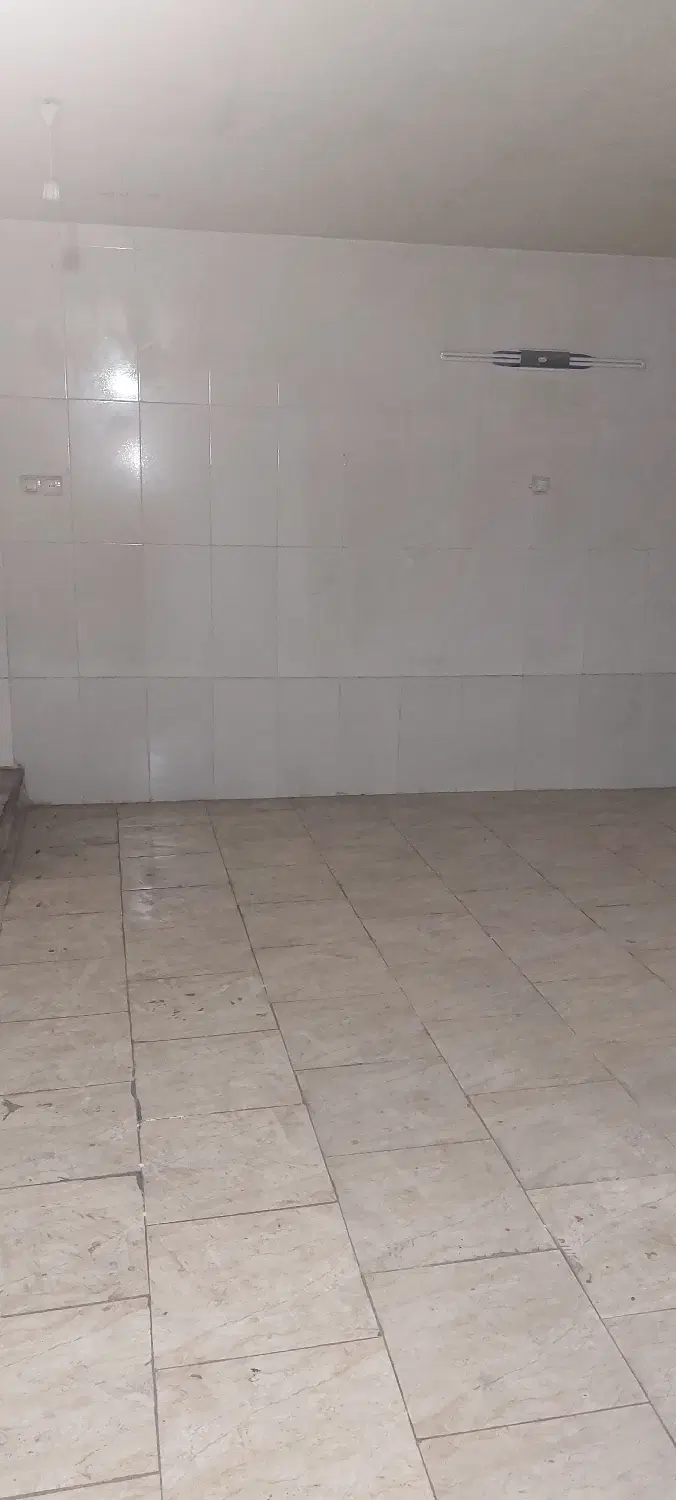 فروش مغازه وزیرزمین برخیابان اصلی مالک اشتر