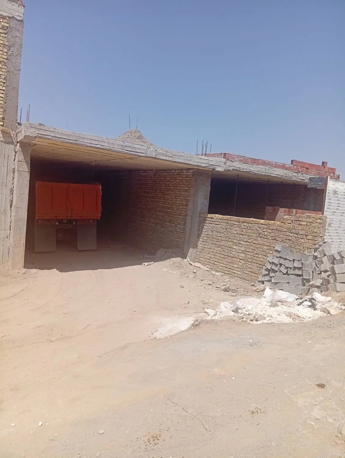 خانه نیمساز شنارژی درب حیاط