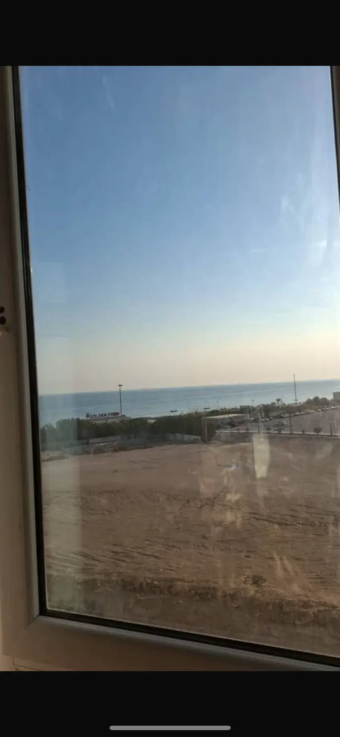 واحد ۲۰۸ متری برج رویال