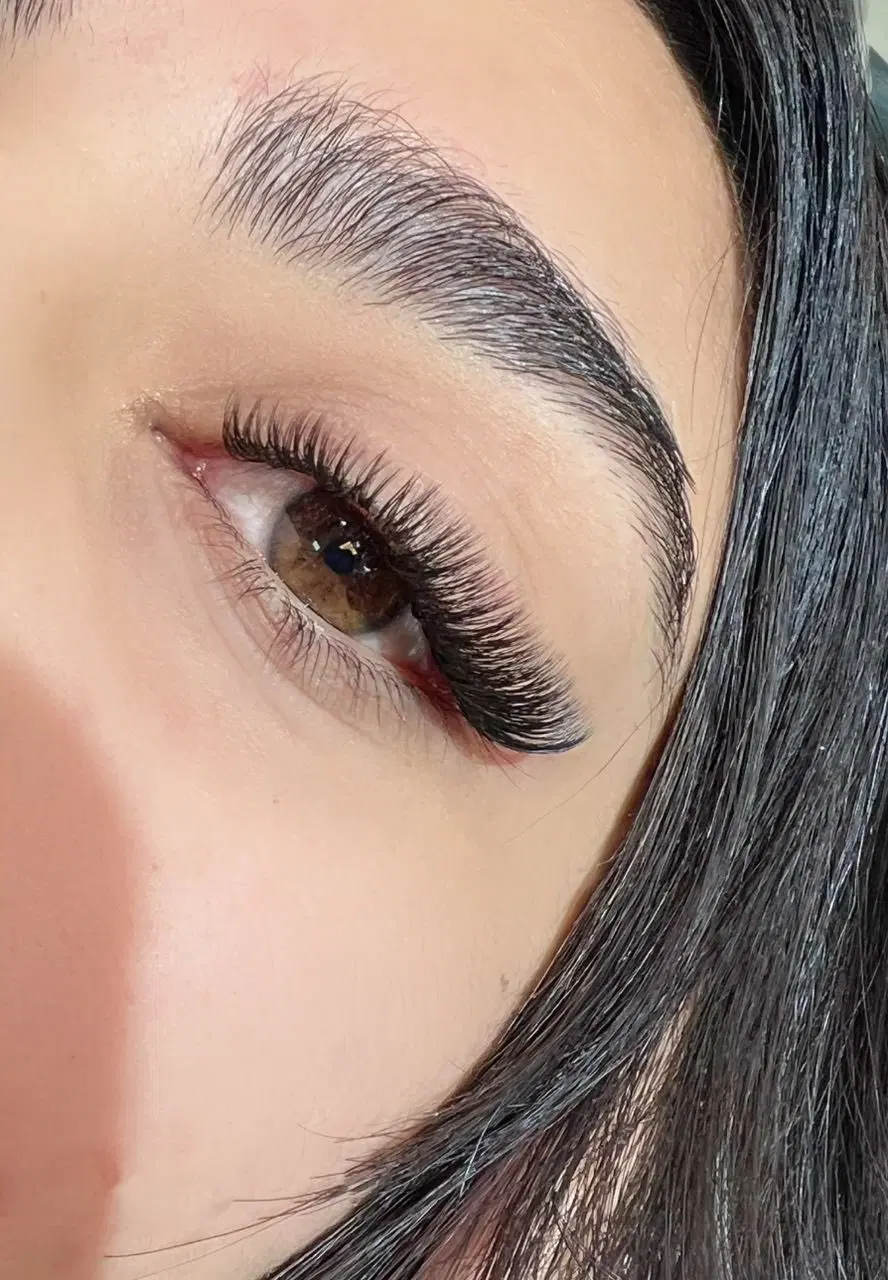 اجاره تخت مژه به مژه کار حرفه ای