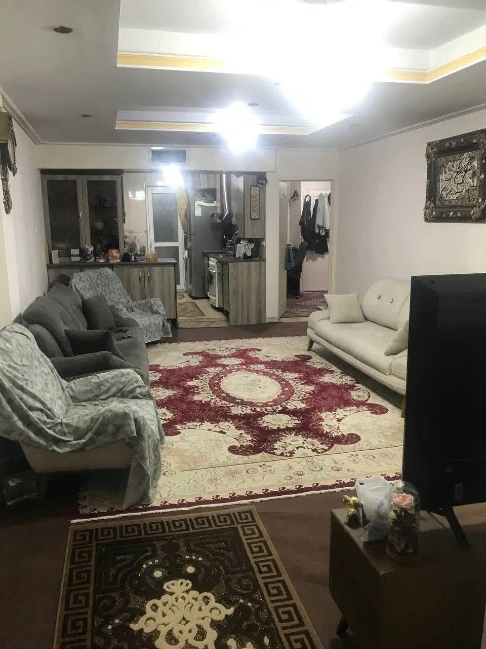 آپارتمان نقلی و تمیز ، مخصوص زوجهای جوان