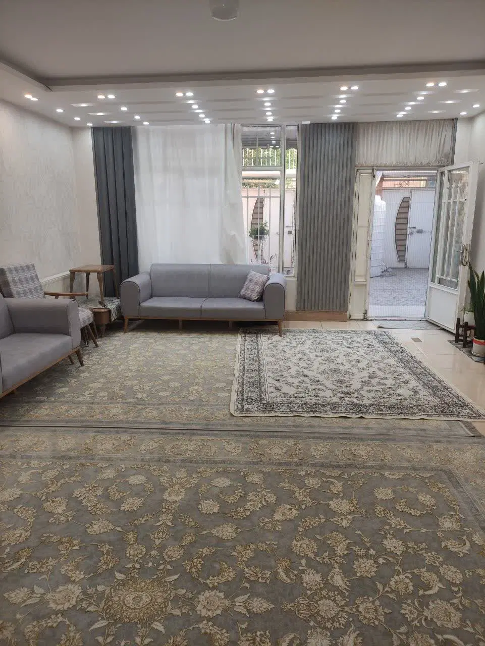 فروش طبقه همکف از منزل ویلایی