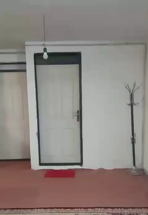 دنبال همخانه خانم هستیم