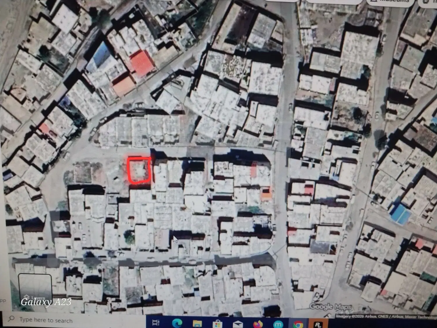 زمین مسکونی